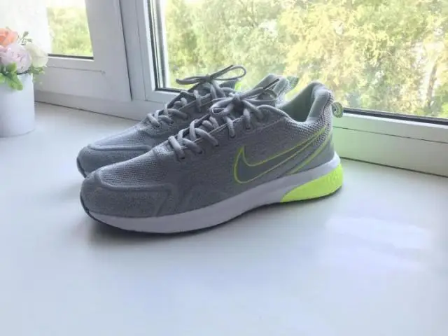 Продам кроссовки Nike