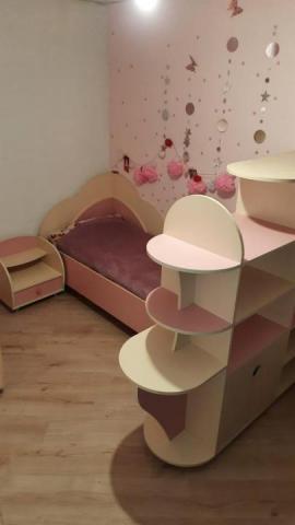 Продам  полный комплект мебели для юной принцессы - 2